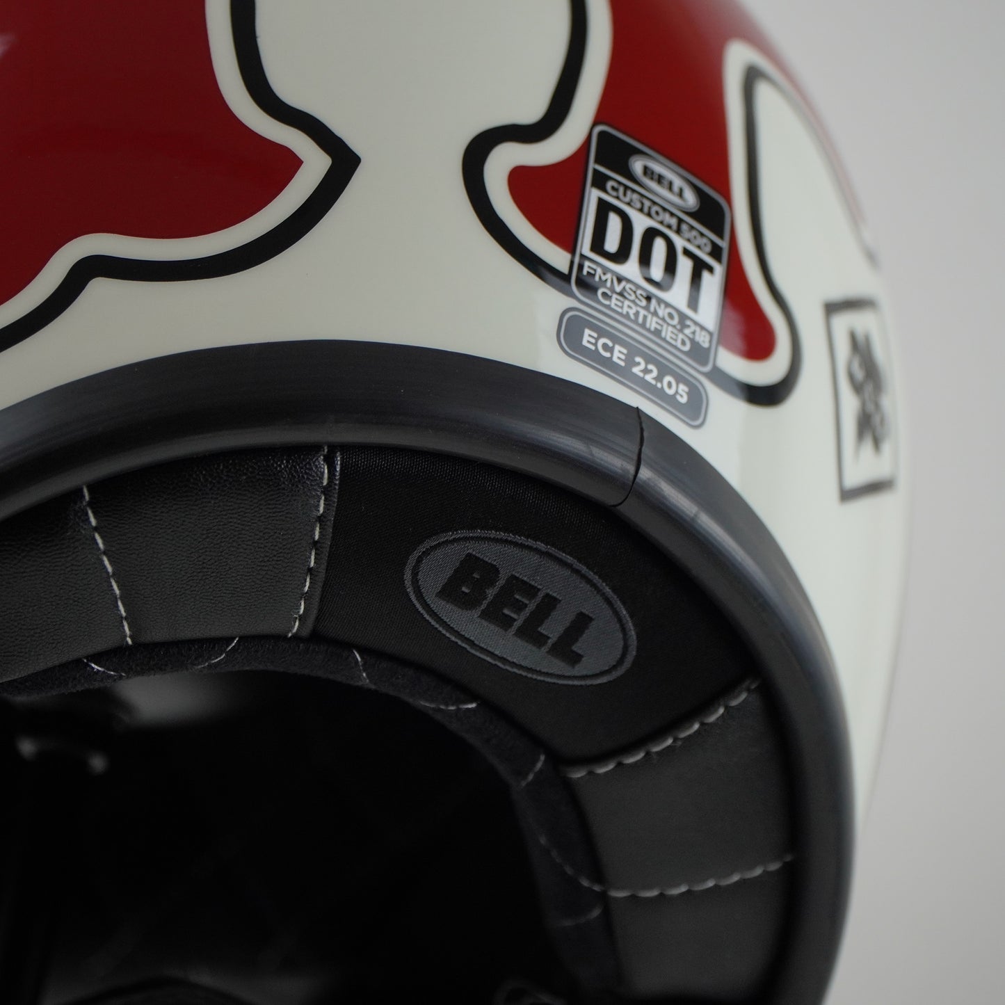 Bell 自定义 500(RSD WFO 光泽白/红)