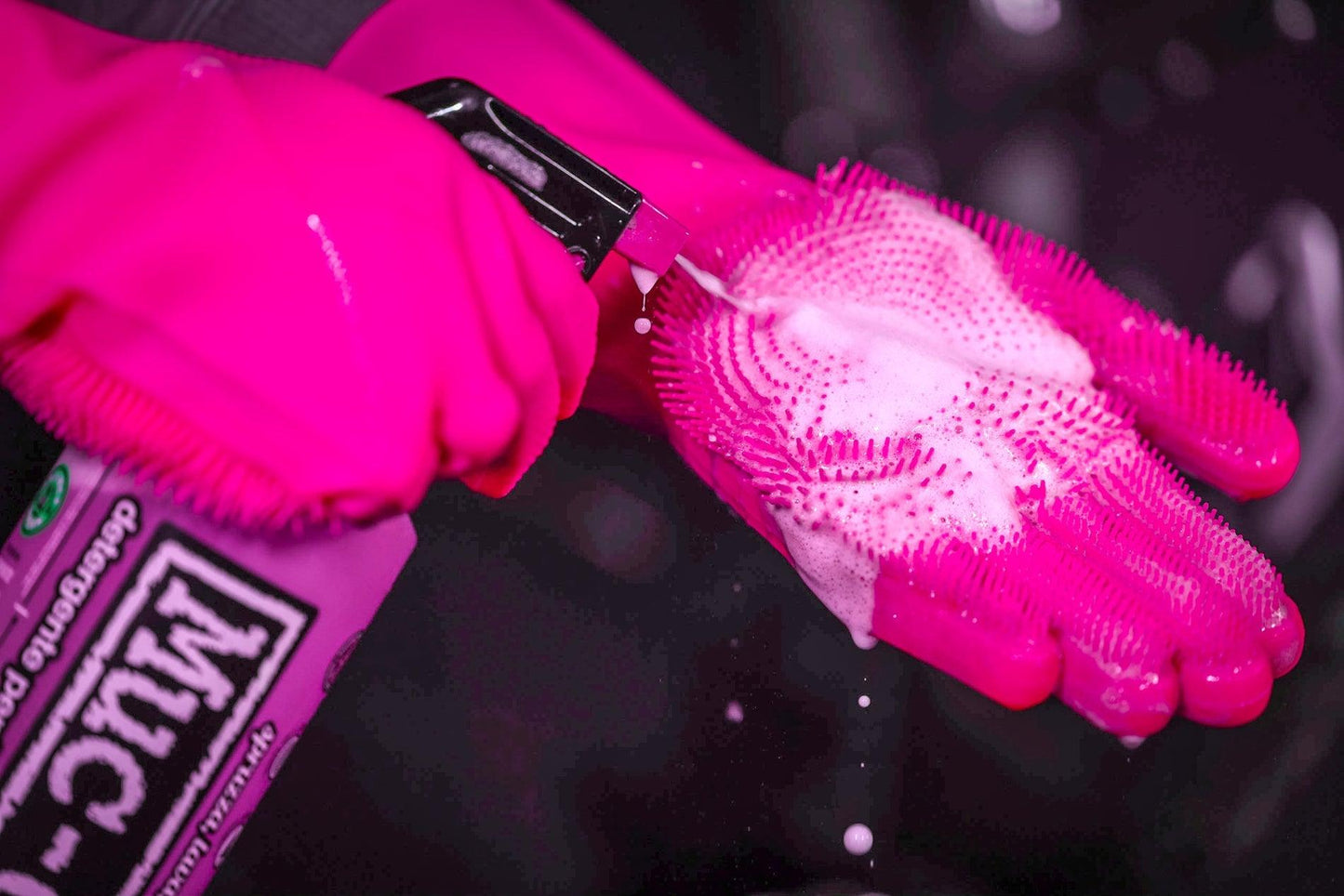 Muc Off Deep Scrubber Gloves (Pink) - Durian Bikers