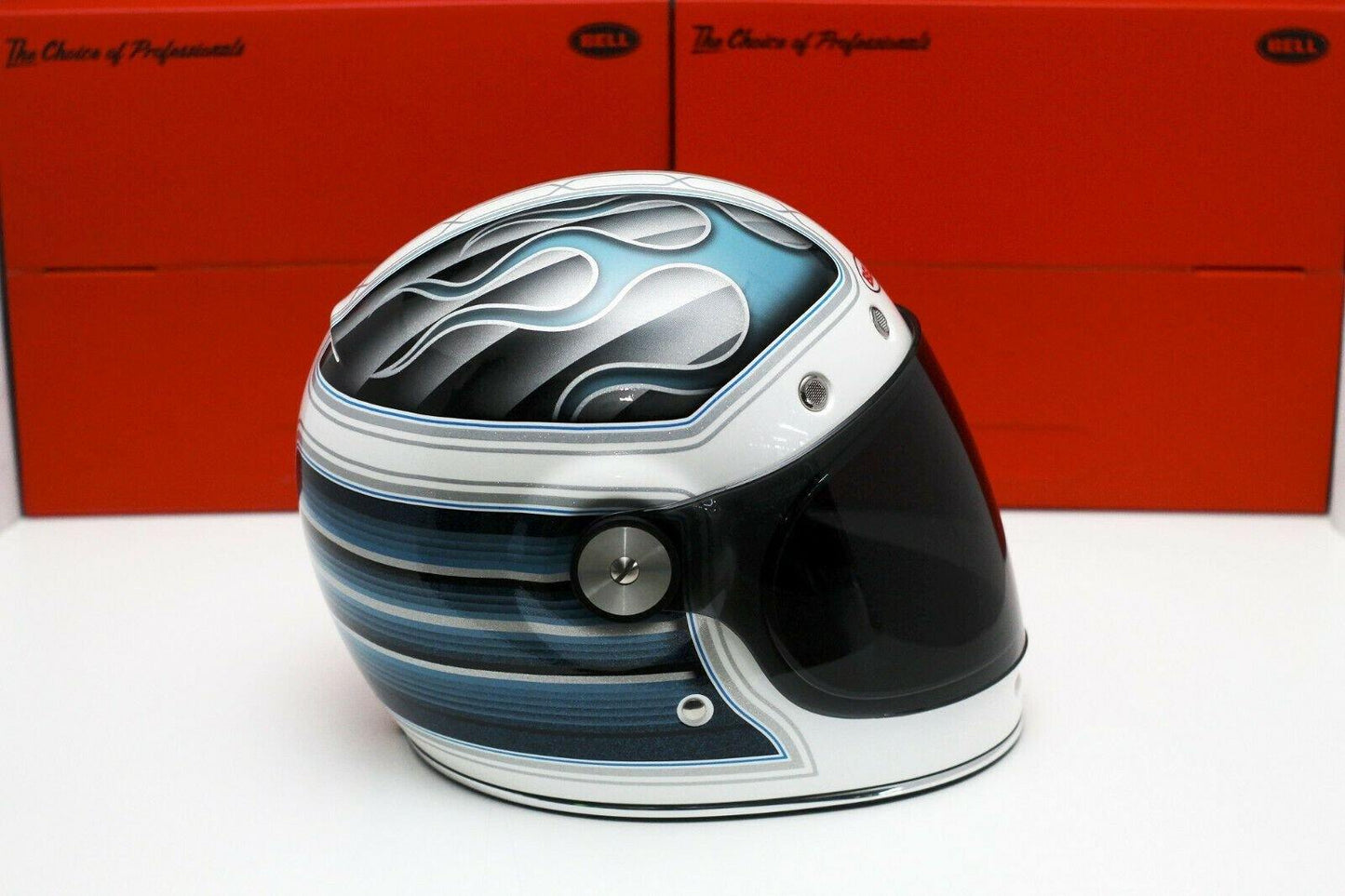 Bell Bullitt Special Edition (Barracuda White/Red/Blue) - Durian Bikers