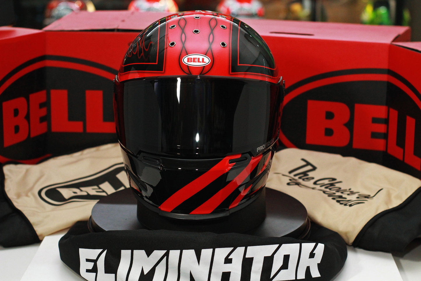Bell Eliminator (Outlaw Black/Red) - Durian Bikers
