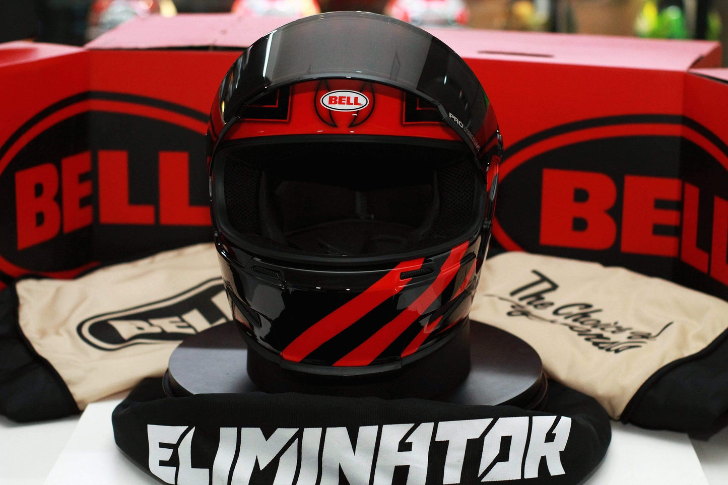 Bell Eliminator (Outlaw Black/Red) - Durian Bikers