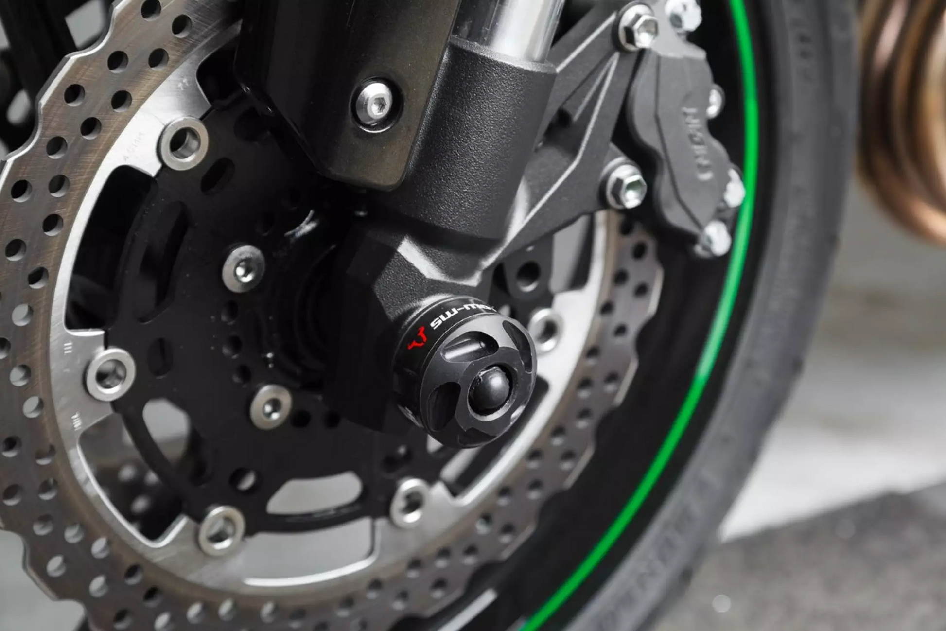 SW Motech Slider Set (Front Axle Black) fits for Kawasaki Z 800 ('12-), Z 1000 ('14-) - Durian Bikers