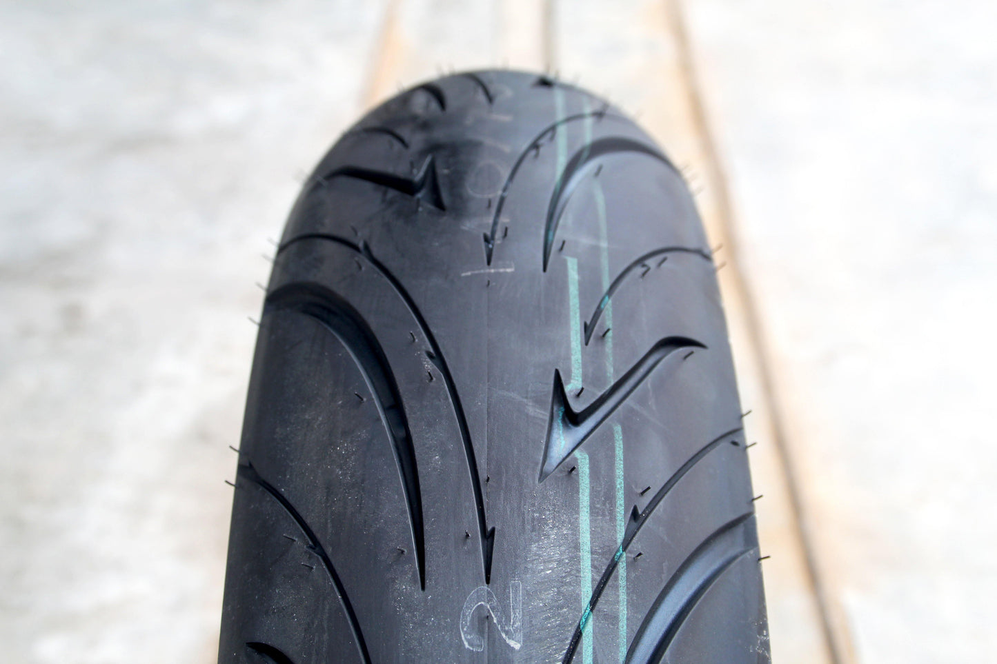 Shinko Tires SR016 Series (140/70-17) - Durian Bikers