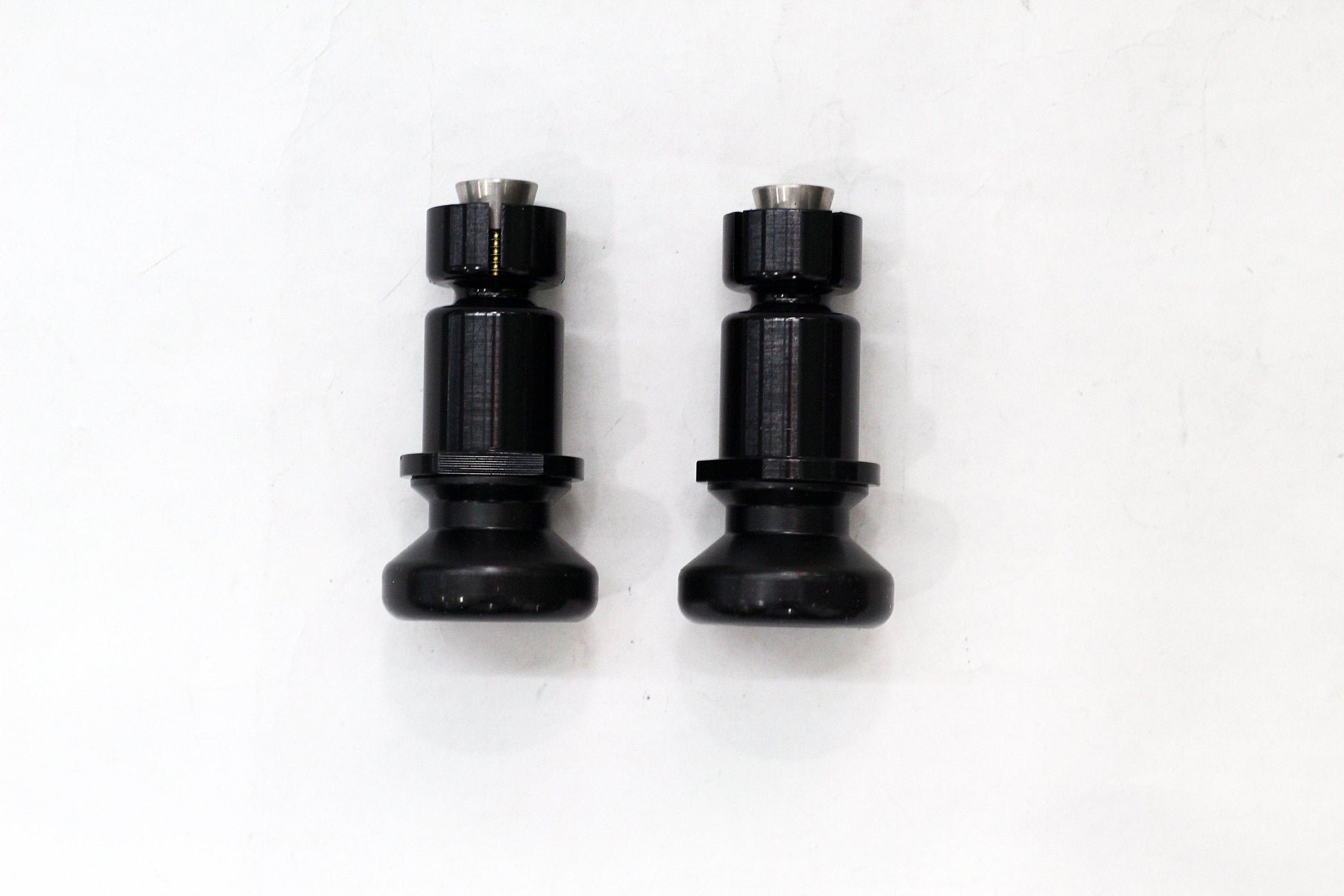 R&G Spindle Sliders fits for Ducati Monster 821 (‘14-) / 959 Panigale (’16-) / Multistrada 950 (’17-) - Durian Bikers