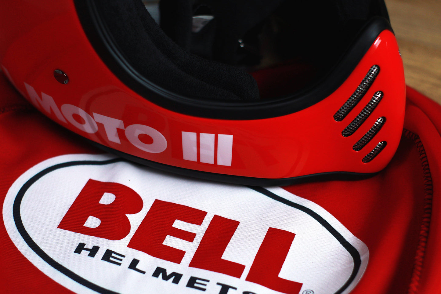 Bell Moto-3 (Classic Red) - Durian Bikers