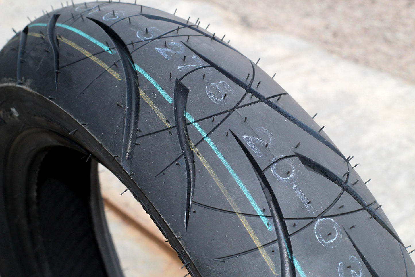 Shinko Tires SR016 Series (110/80-14) - Durian Bikers