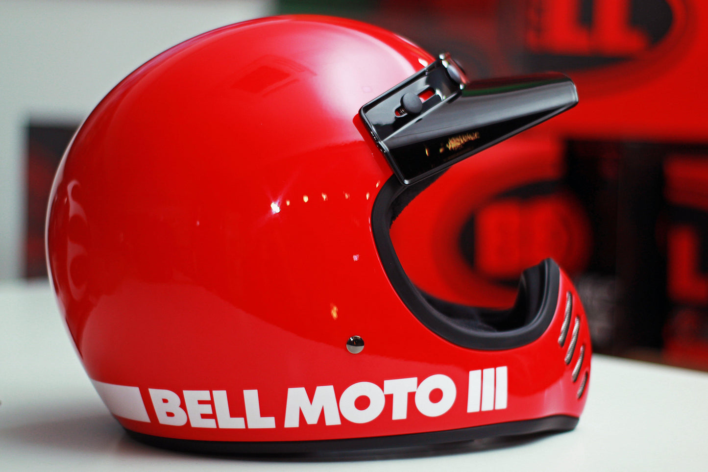 Bell Moto-3 (Classic Red) - Durian Bikers