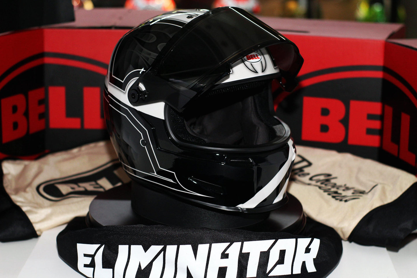 Bell Eliminator (Outlaw Black/White) - Durian Bikers