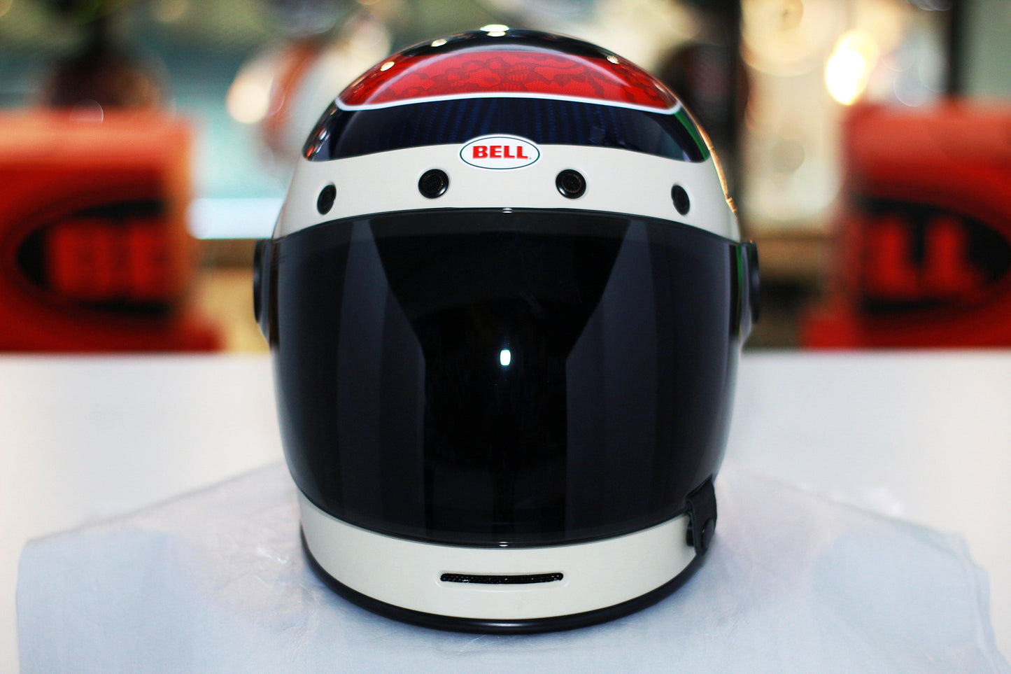 Bell Bullitt Carbon (Hustle Matte/Gloss Red/Sand/Candy Blue) - Durian Bikers