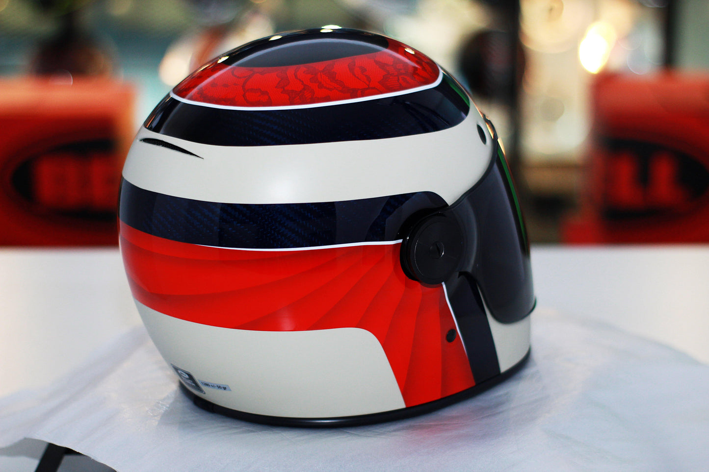 Bell Bullitt Carbon (Hustle Matte/Gloss Red/Sand/Candy Blue) - Durian Bikers