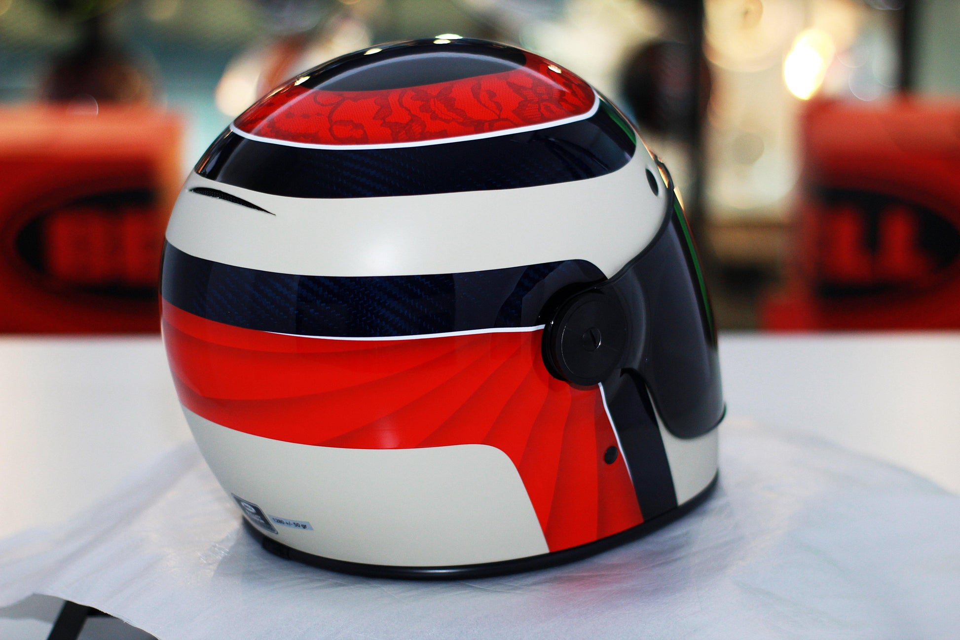 Bell Bullitt Carbon (Hustle Matte/Gloss Red/Sand/Candy Blue) - Durian Bikers
