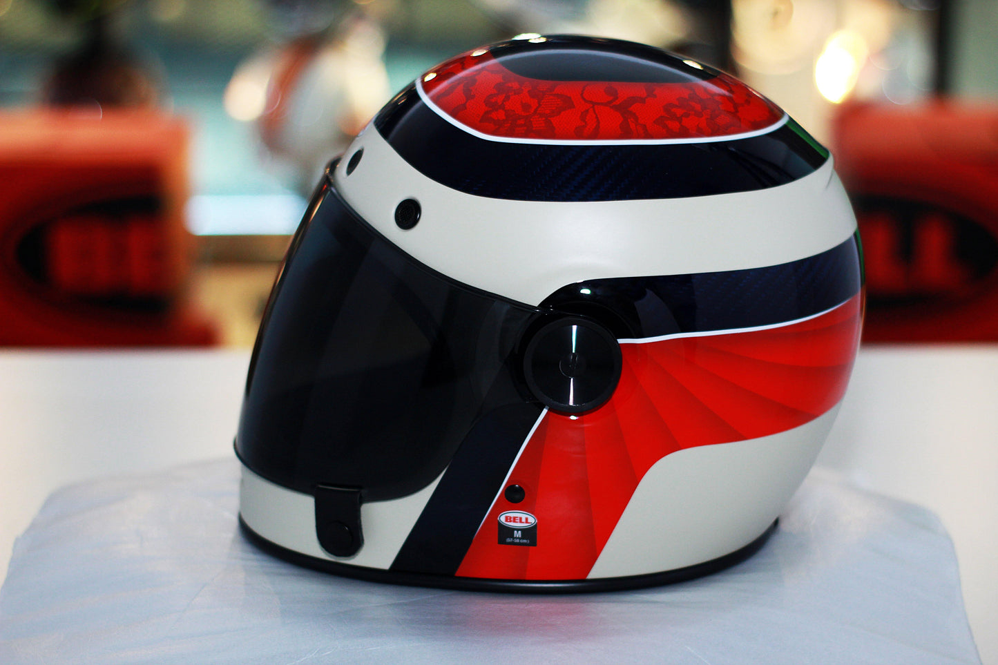 Bell Bullitt Carbon (Hustle Matte/Gloss Red/Sand/Candy Blue) - Durian Bikers