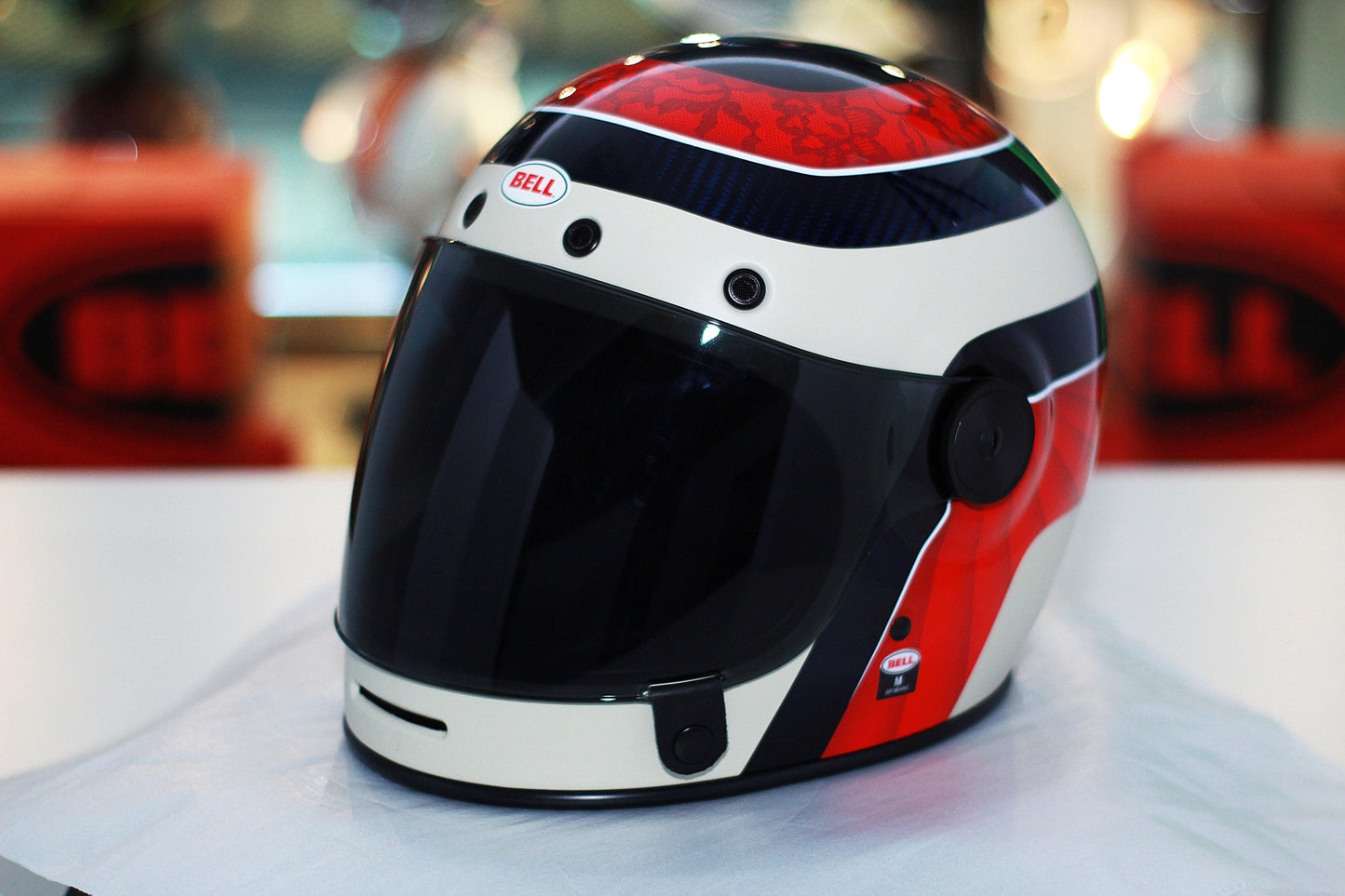 Bell Bullitt Carbon (Hustle Matte/Gloss Red/Sand/Candy Blue) - Durian Bikers