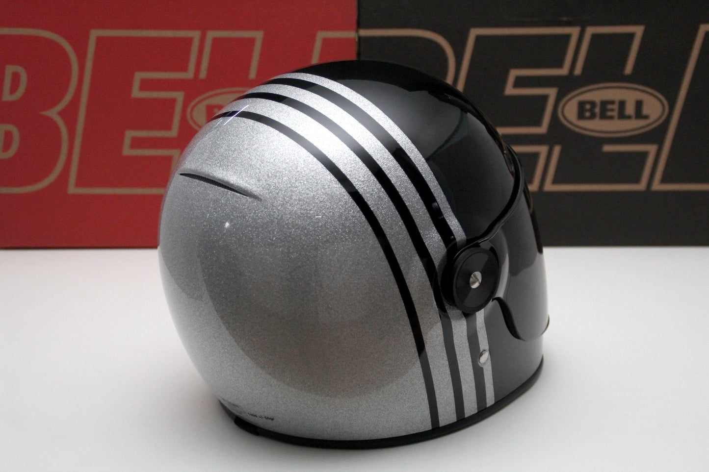 Bell Bullitt Special Edition (Reverb Black/Silver) - Durian Bikers