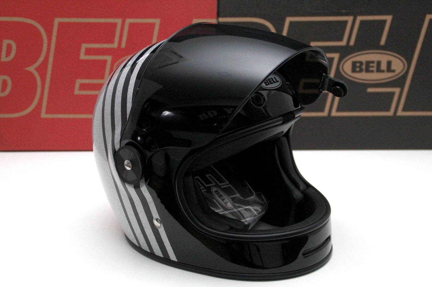 Bell Bullitt Special Edition (Reverb Black/Silver) - Durian Bikers