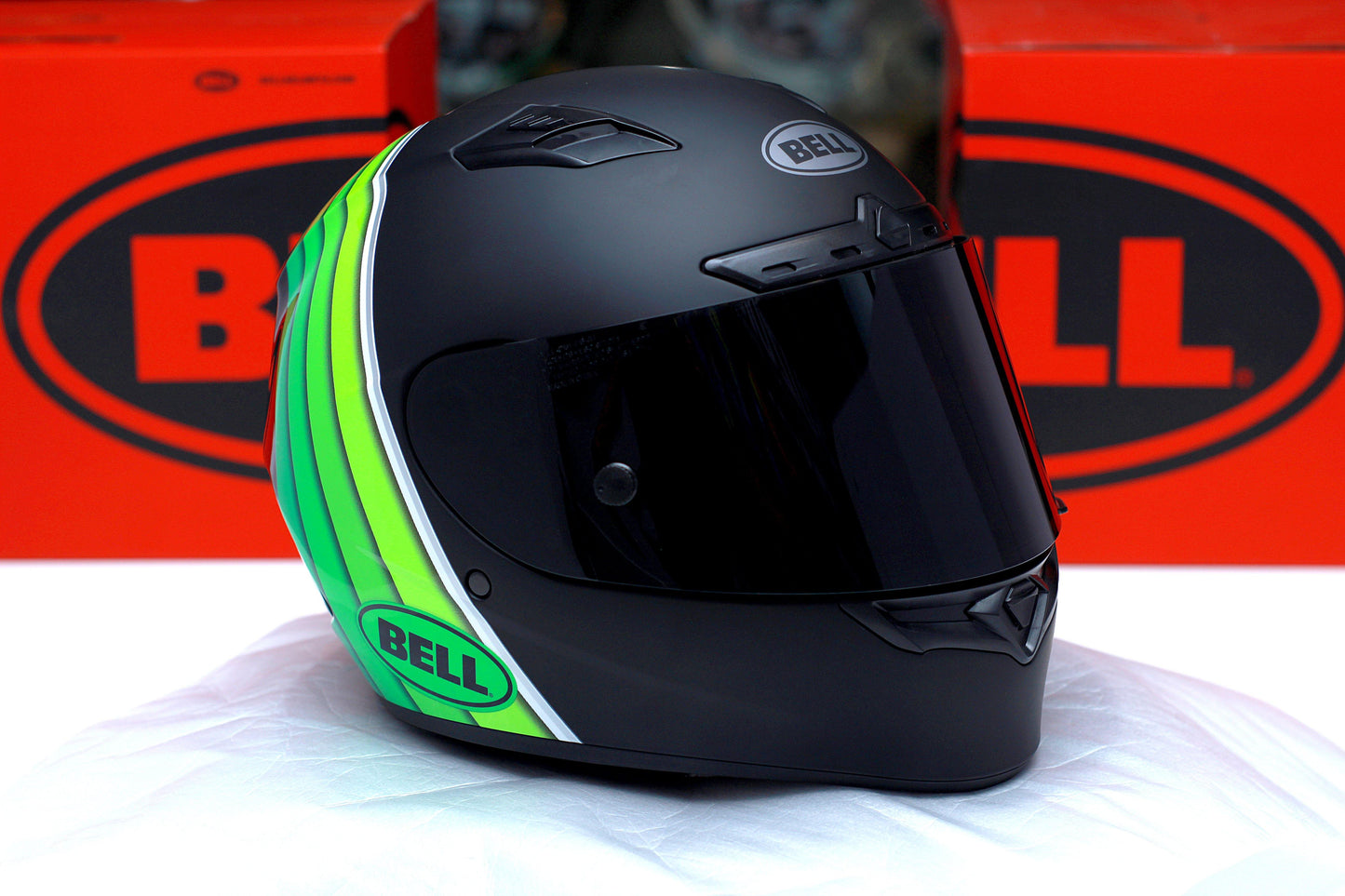 Bell Qualifier DLX MIPS (Illusion Matte/Gloss Black/Green) - Durian Bikers