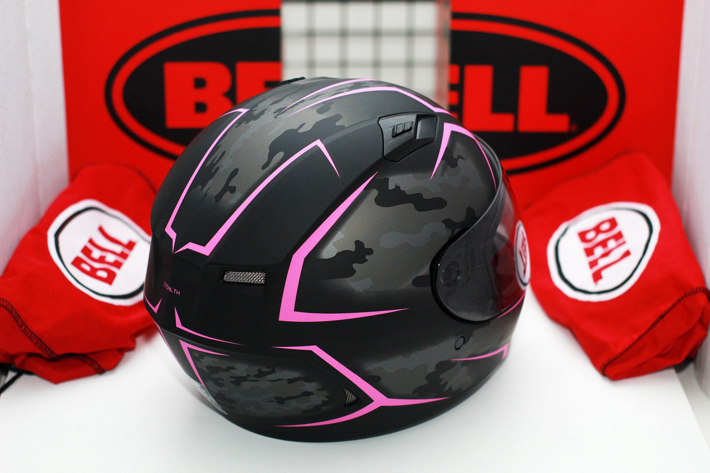 Bell Qualifier (Stealth Camo Matte Black/Pink) - Durian Bikers
