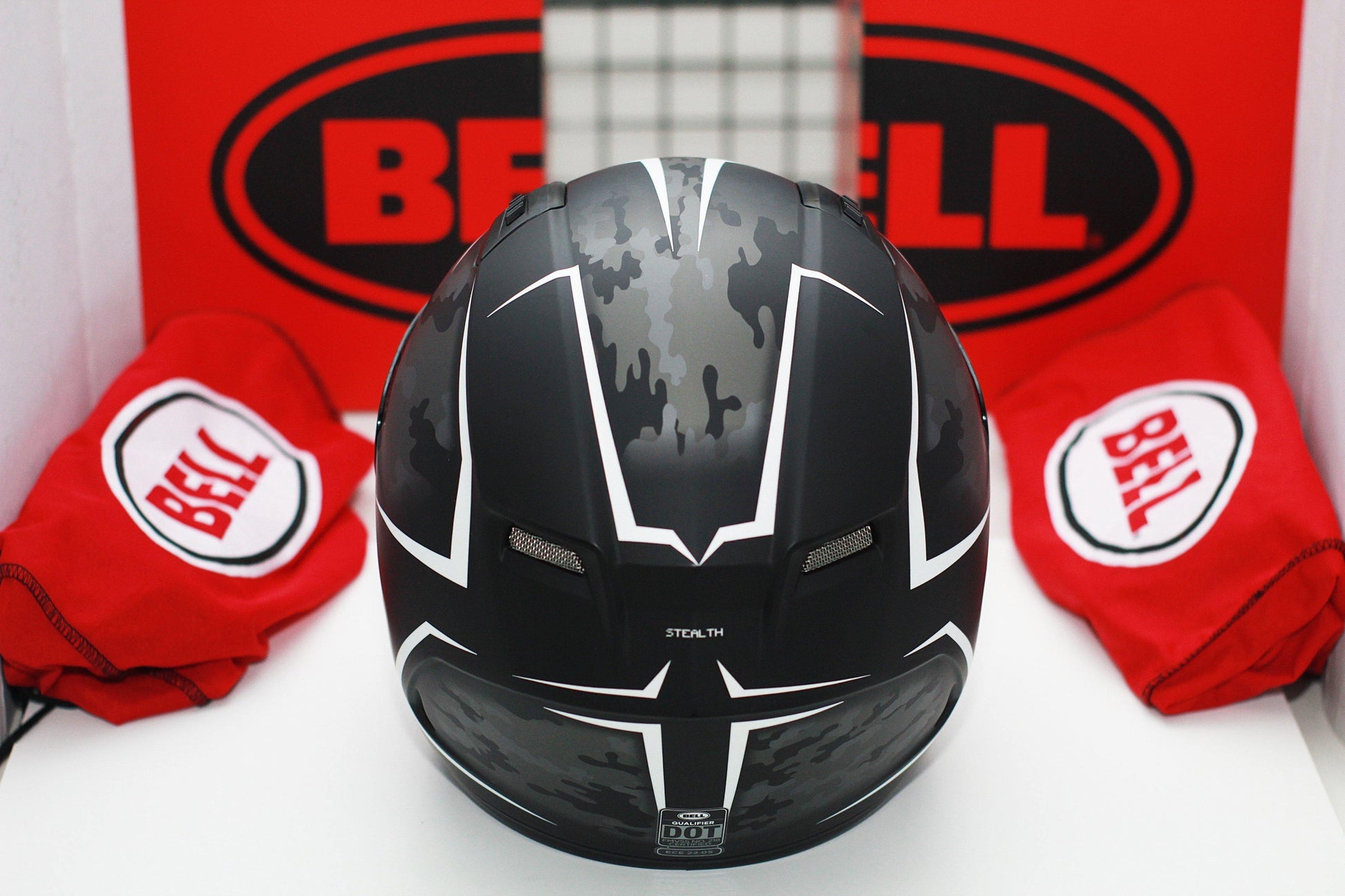 Bell Qualifier (Stealth Camo Matte Black/White) - Durian Bikers