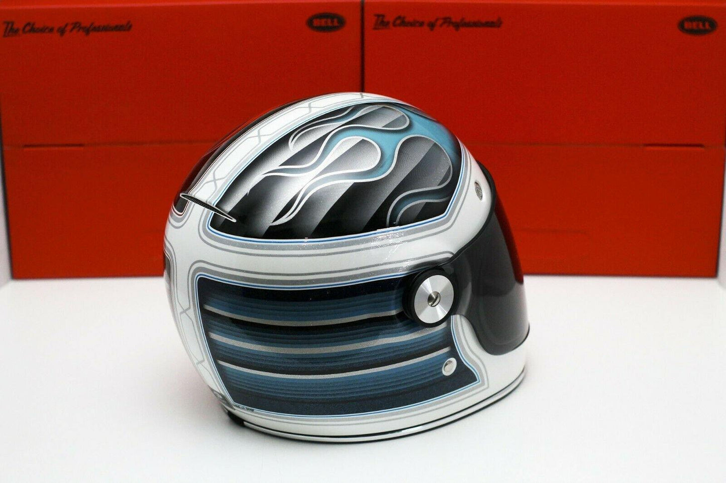 Bell Bullitt Special Edition (Barracuda White/Red/Blue) - Durian Bikers