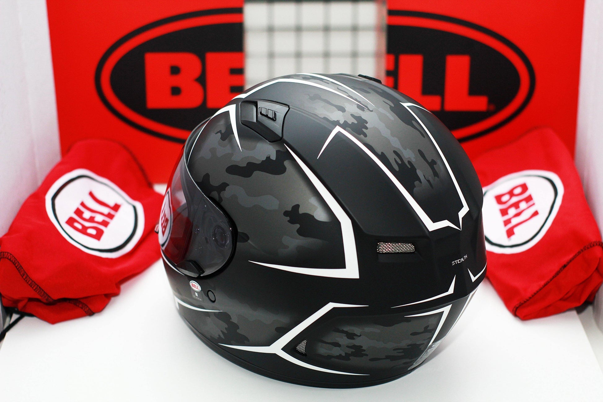 Bell Qualifier (Stealth Camo Matte Black/White) - Durian Bikers