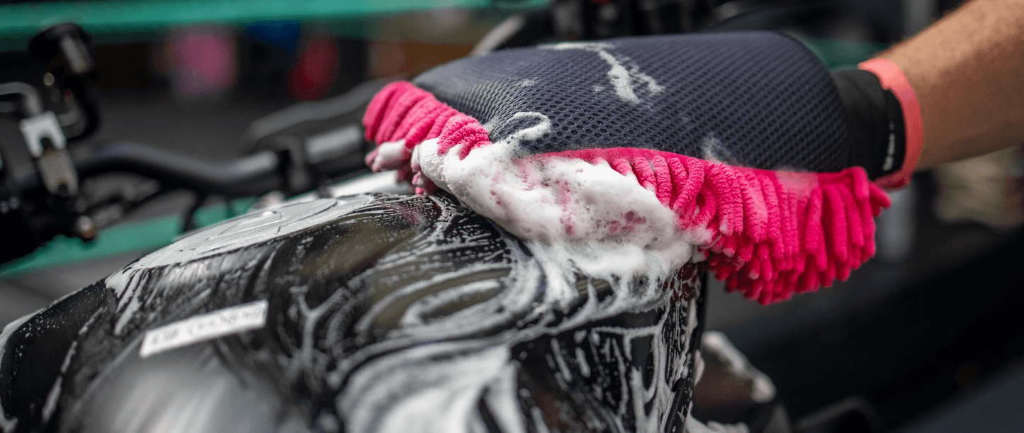 Muc Off 2 In 1 Chenille Microfiber Wash Mitt - Durian Bikers