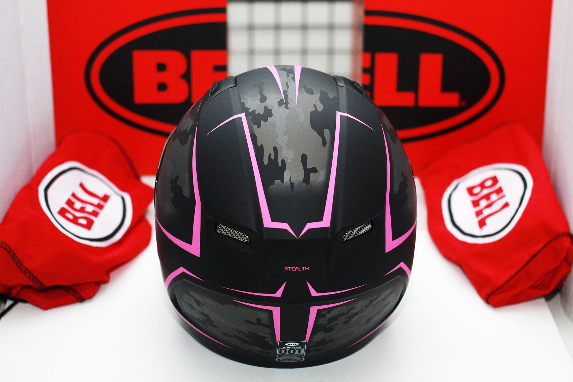 Bell Qualifier (Stealth Camo Matte Black/Pink) - Durian Bikers