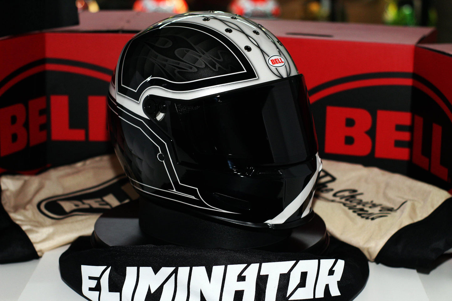 Bell Eliminator (Outlaw Black/White) - Durian Bikers