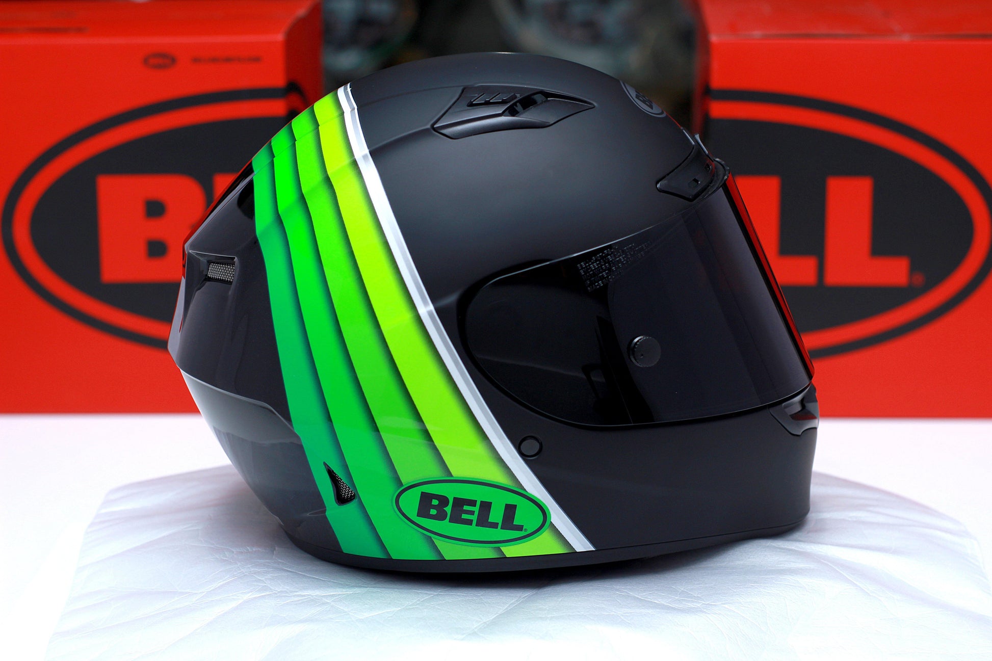 Bell Helmet Qualifier DLX MIPS (Illusion Matte/Gloss Black/Green) – Durian Bikers