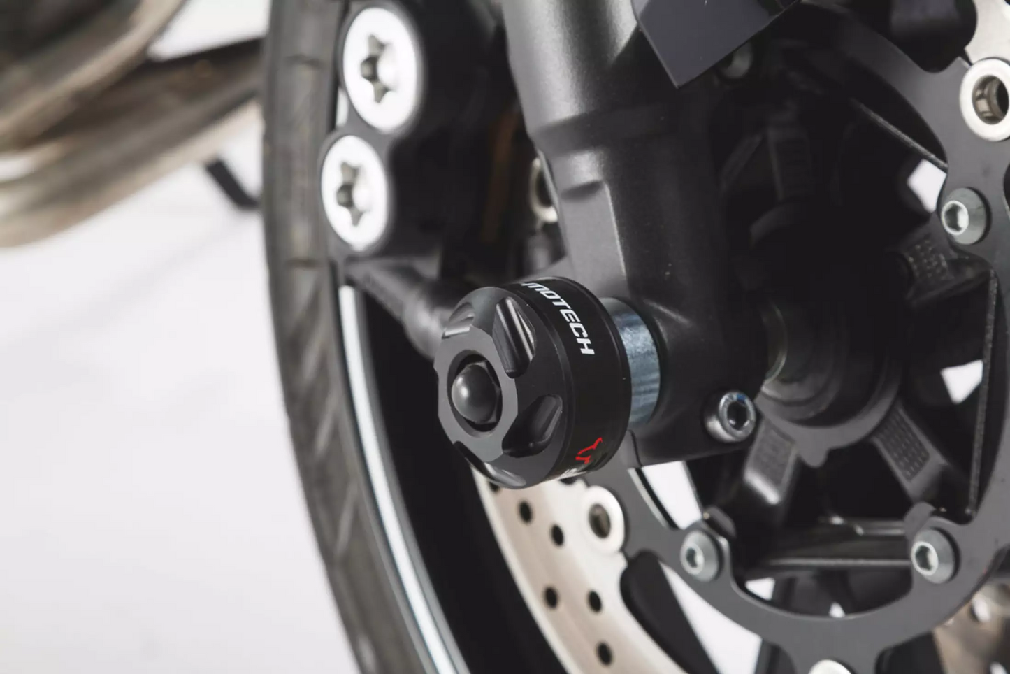 SW Motech Slider Set (Front Axle Black) fits for Kawasaki Versys 650 ('07-'09) / ('15-) - Durian Bikers