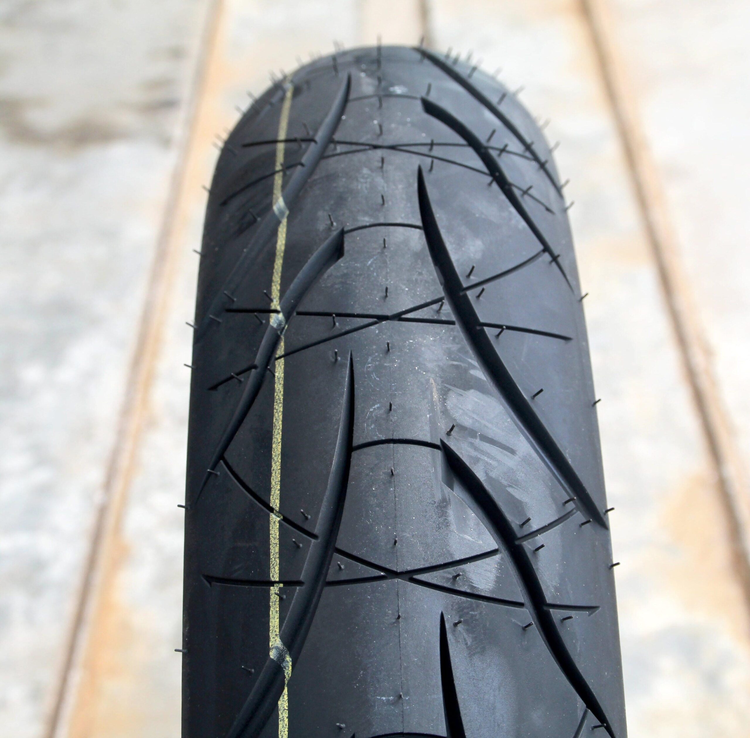 Shinko Tires SR016 Series (110/70-17) - Image 3