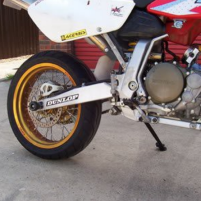 R&G Swingarm Protectors fits for Yamaha YZ 250F / 250 / 400F / 426F / 450F / WR 250 / WR 450 and Honda XR650R All Years