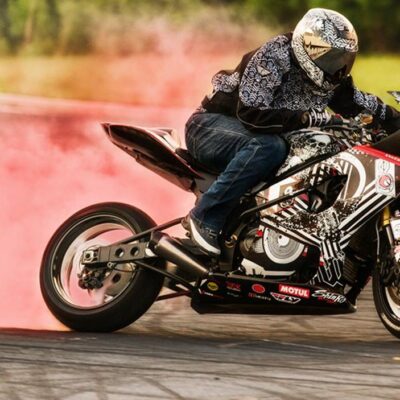 Shinko Tires R005 Series (180/55ZR17) Smoke Bomb (Red)